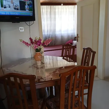 Marilu In The Center Of Chania