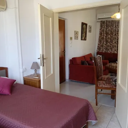 Marilu In The Center Of Chania