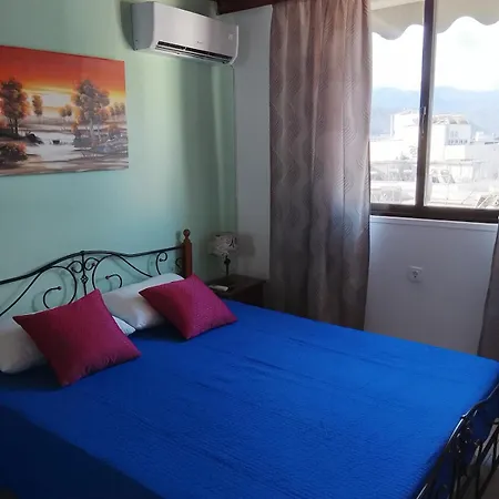 Marilu In The Center Of Chania * Chania (Crete)