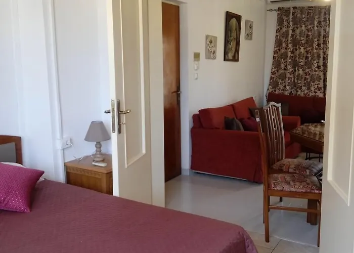 Marilu In The Center Of Chania